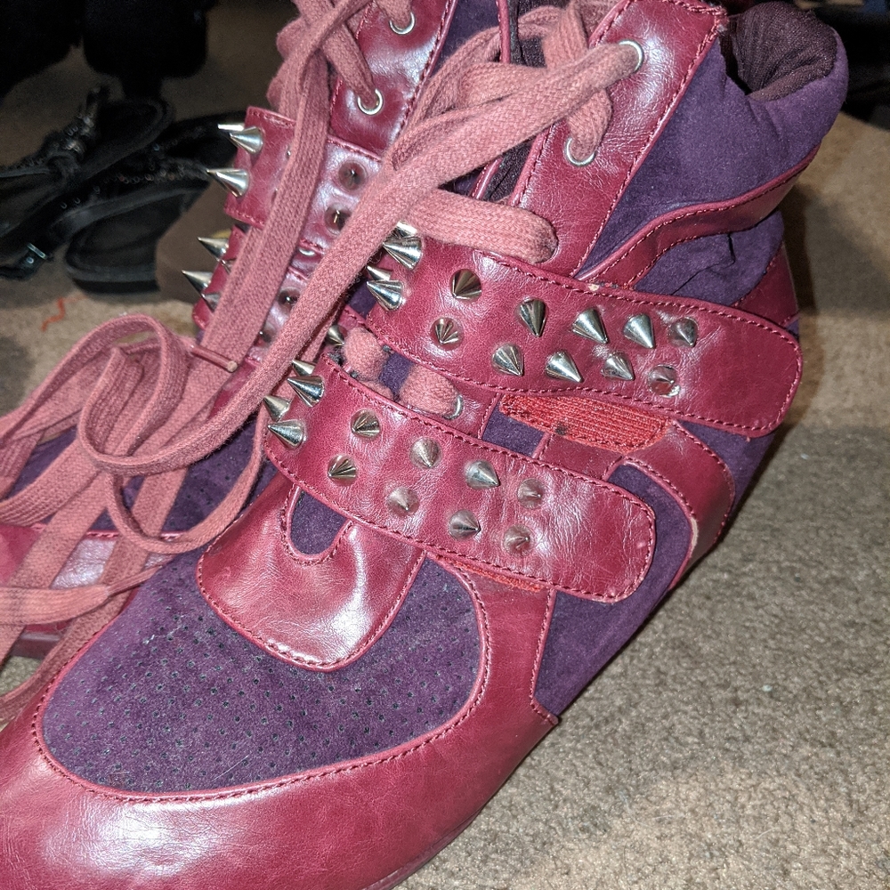 Maroon wedge sneakers